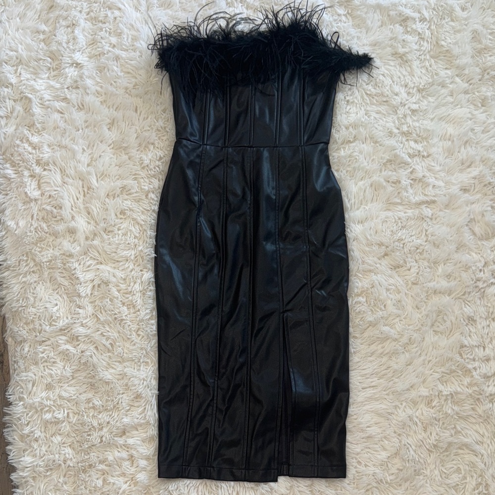 FATE Leather Elegant Strapless Black Dress with Removable Feather Trim